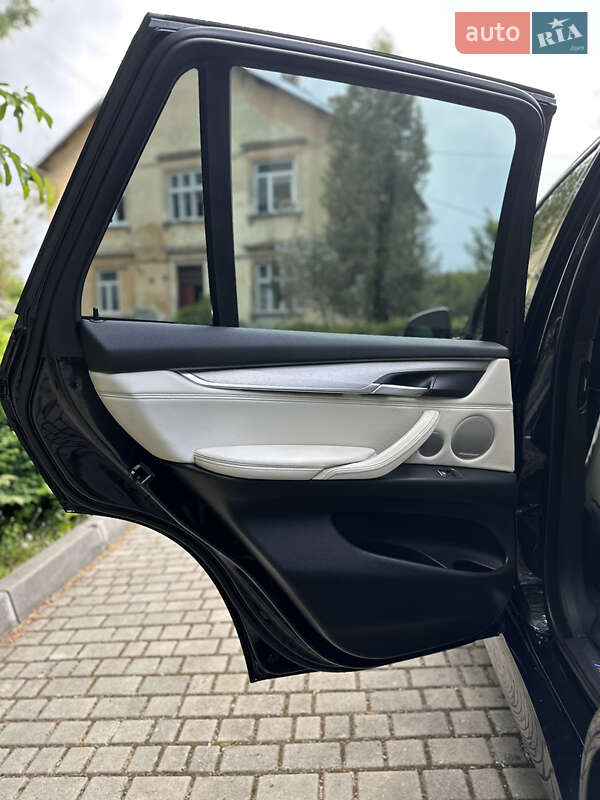 Внедорожник / Кроссовер BMW X5 2016 в Львове