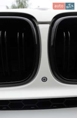 Позашляховик / Кросовер BMW X5 2015 в 
