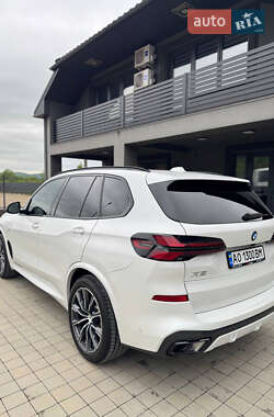Позашляховик / Кросовер BMW X5 2023 в 