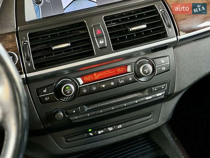Внедорожник / Кроссовер BMW X5 2012 в Луцке