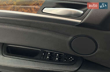 Позашляховик / Кросовер BMW X5 2011 в 