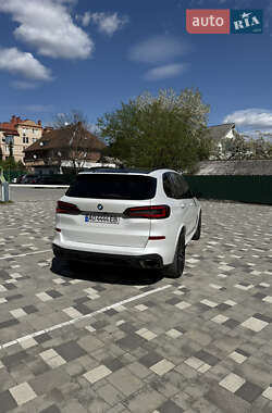 Позашляховик / Кросовер BMW X5 2022 в 