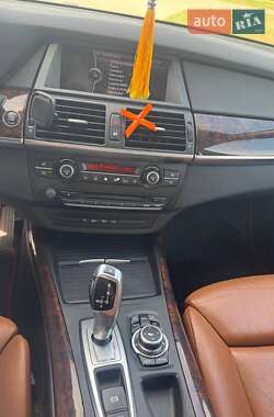Позашляховик / Кросовер BMW X5 2009 в 
