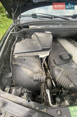 Позашляховик / Кросовер BMW X5 2003 в 