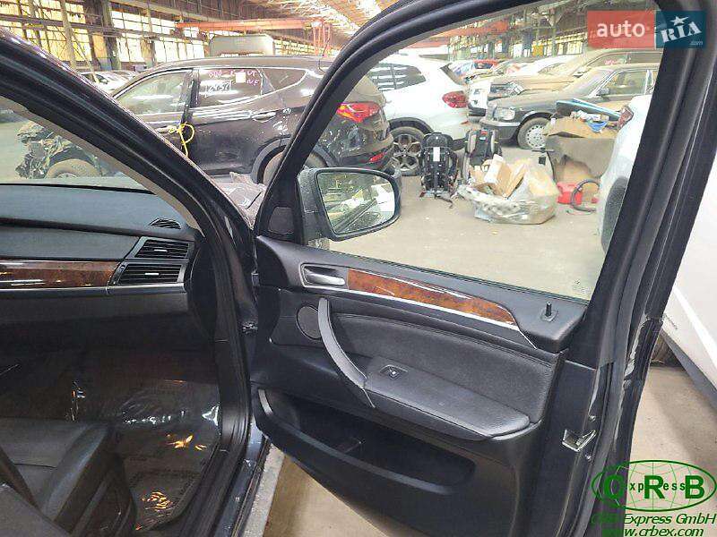 Внедорожник / Кроссовер BMW X5 2011 в Каменец-Подольском