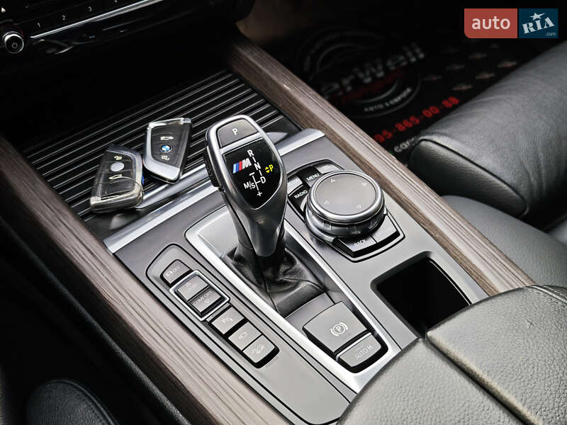 Внедорожник / Кроссовер BMW X5 2016 в Луцке