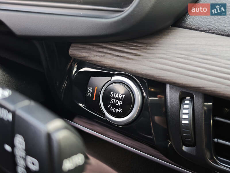 Внедорожник / Кроссовер BMW X5 2016 в Луцке