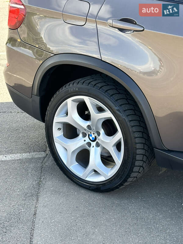 Внедорожник / Кроссовер BMW X5 2010 в Одессе