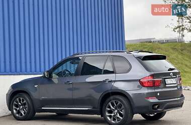 Позашляховик / Кросовер BMW X5 2010 в 