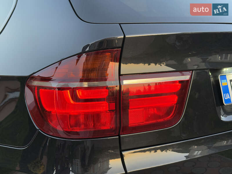 Внедорожник / Кроссовер BMW X5 2010 в Вараше
