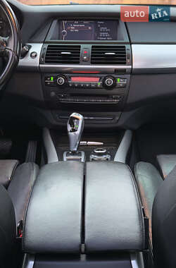 Внедорожник / Кроссовер BMW X5 2010 в 