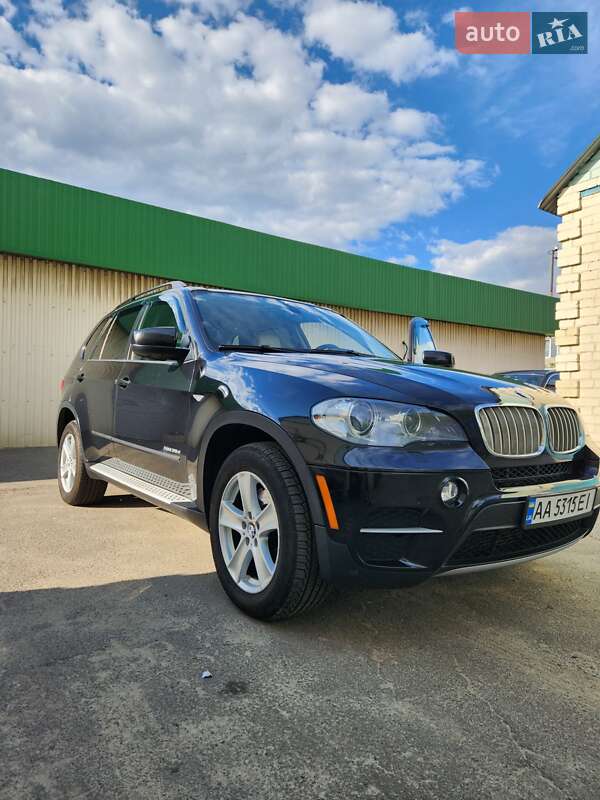 Позашляховик / Кросовер BMW X5 2011 в 