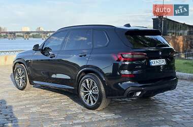 Позашляховик / Кросовер BMW X5 2022 в 