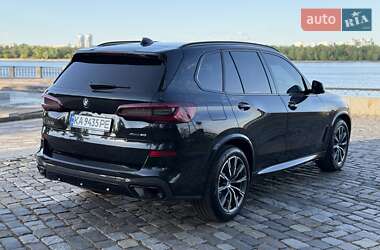 Позашляховик / Кросовер BMW X5 2022 в 