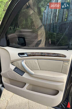 Позашляховик / Кросовер BMW X5 2002 в 