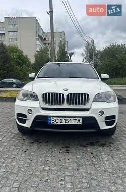 Позашляховик / Кросовер BMW X5 2013 в 