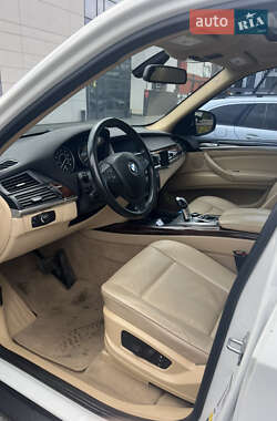 Позашляховик / Кросовер BMW X5 2013 в 