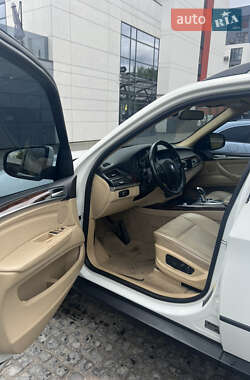 Позашляховик / Кросовер BMW X5 2013 в 