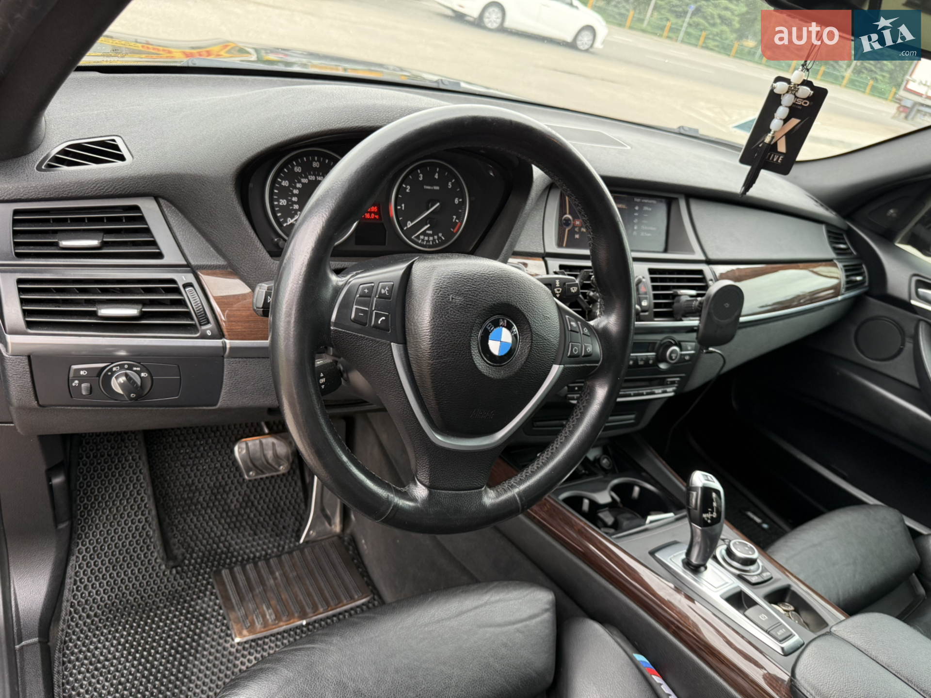 2011 BMW X5 - мініатюра 21