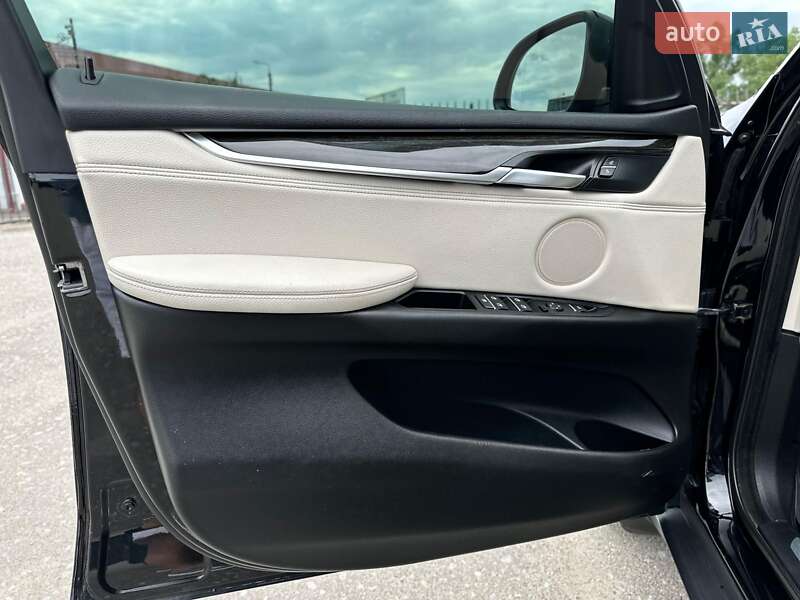 Внедорожник / Кроссовер BMW X5 2015 в Киеве