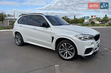 Позашляховик / Кросовер BMW X5 2015 в 