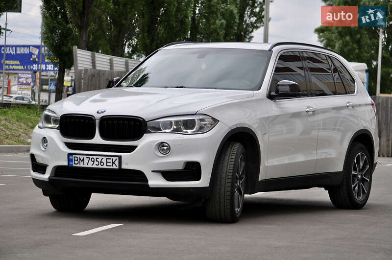 Позашляховик / Кросовер BMW X5 2017 в 