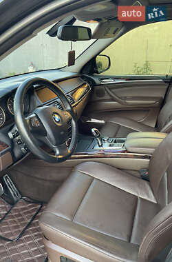 Позашляховик / Кросовер BMW X5 2010 в 