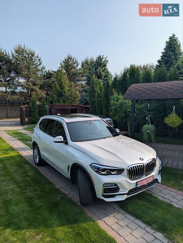 Позашляховик / Кросовер BMW X5 2020 в 