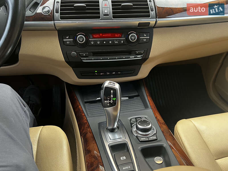 Внедорожник / Кроссовер BMW X5 2012 в Тернополе