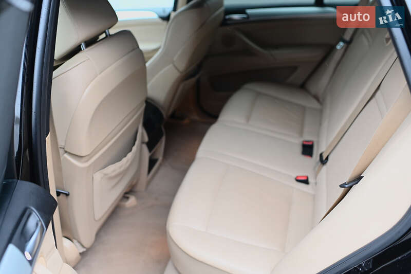 Внедорожник / Кроссовер BMW X5 2011 в Дубно