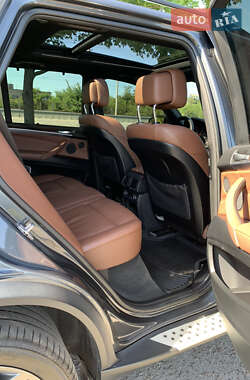 Внедорожник / Кроссовер BMW X5 2011 в 