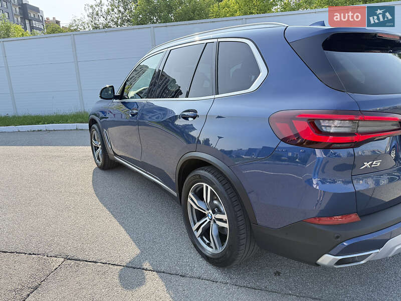 Позашляховик / Кросовер BMW X5 2021 в Львові