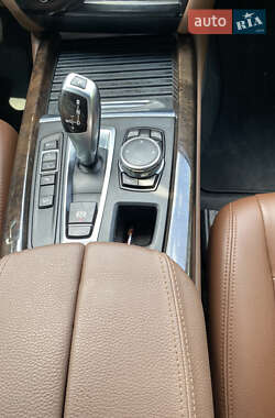 Внедорожник / Кроссовер BMW X5 2015 в 