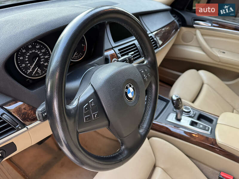 Внедорожник / Кроссовер BMW X5 2012 в Львове