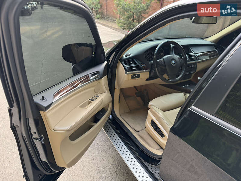 Внедорожник / Кроссовер BMW X5 2012 в Львове