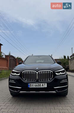 Внедорожник / Кроссовер BMW X5 2019 в 