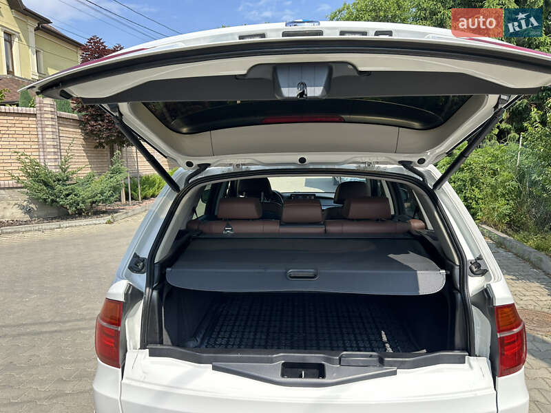 Внедорожник / Кроссовер BMW X5 2012 в Черновцах