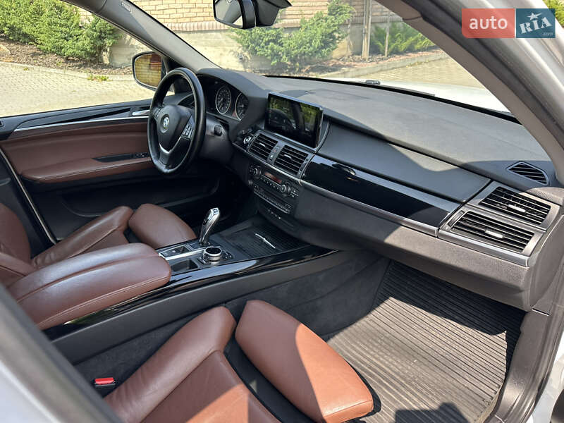 Внедорожник / Кроссовер BMW X5 2012 в Черновцах