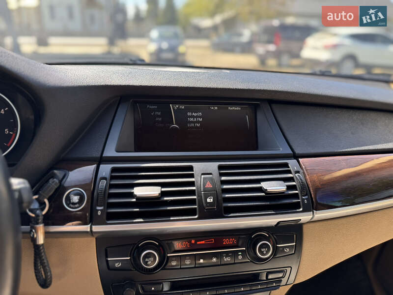 Позашляховик / Кросовер BMW X5 2010 в Івано-Франківську