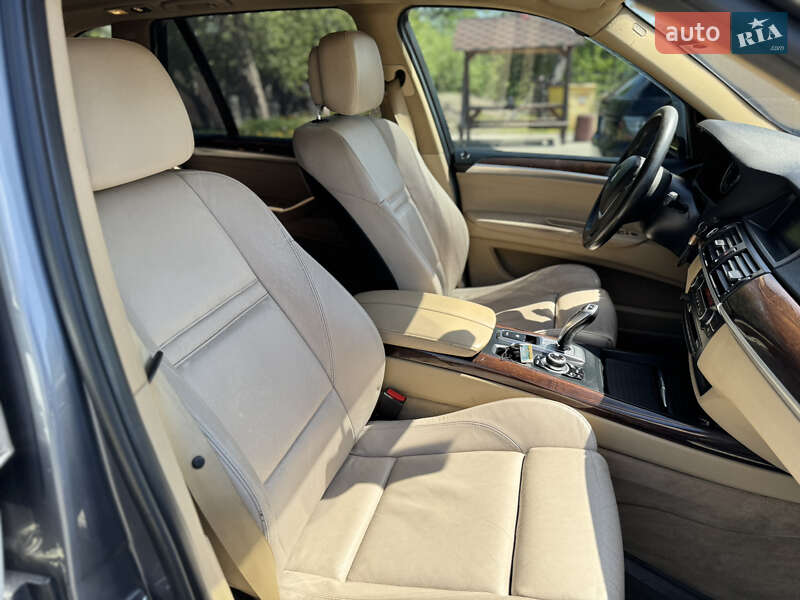 Позашляховик / Кросовер BMW X5 2010 в Івано-Франківську