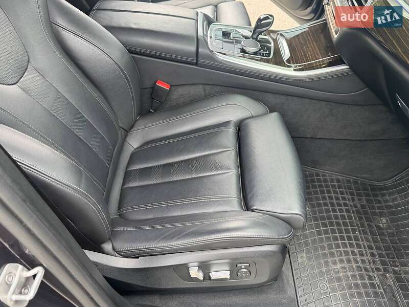 Внедорожник / Кроссовер BMW X5 2019 в Киеве