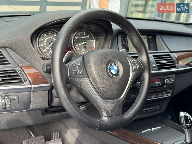 Позашляховик / Кросовер BMW X5 2012 в Рівному