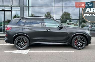 Позашляховик / Кросовер BMW X5 2022 в 
