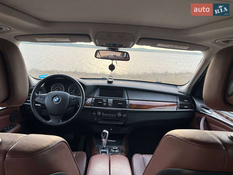 Внедорожник / Кроссовер BMW X5 2011 в Николаеве