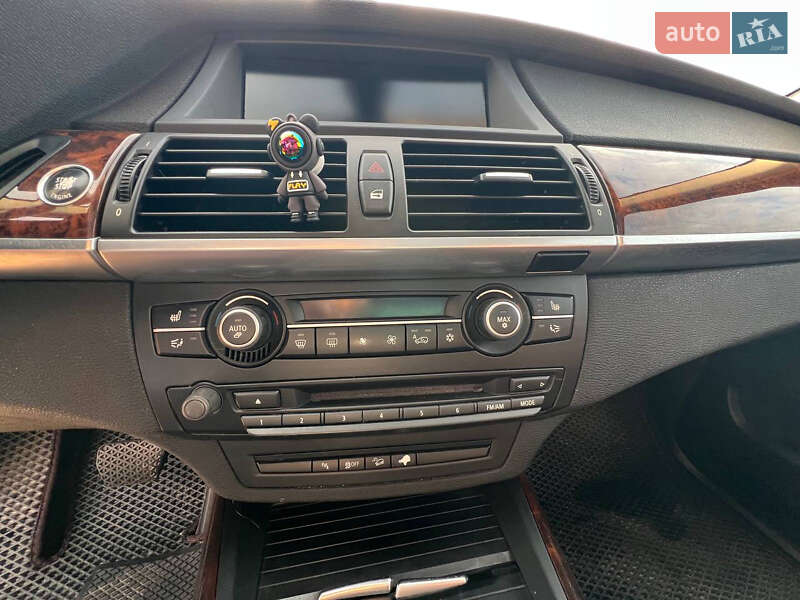 Внедорожник / Кроссовер BMW X5 2011 в Николаеве