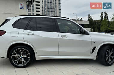 Позашляховик / Кросовер BMW X5 2021 в 