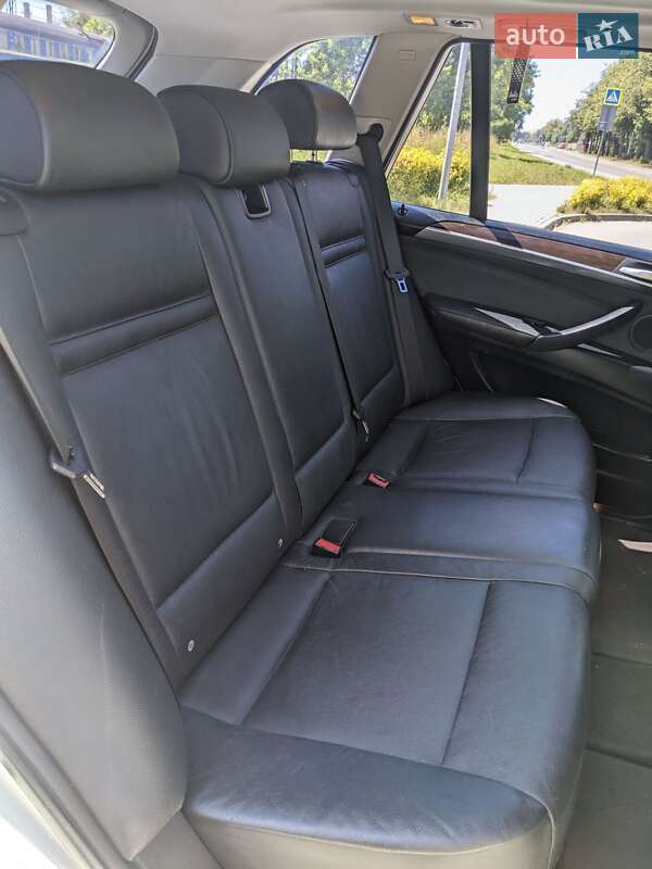 Внедорожник / Кроссовер BMW X5 2010 в Львове