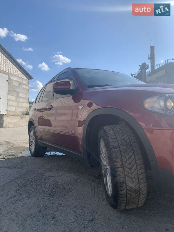 Внедорожник / Кроссовер BMW X5 2011 в Киеве