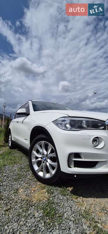 Внедорожник / Кроссовер BMW X5 2016 в Ужгороде
