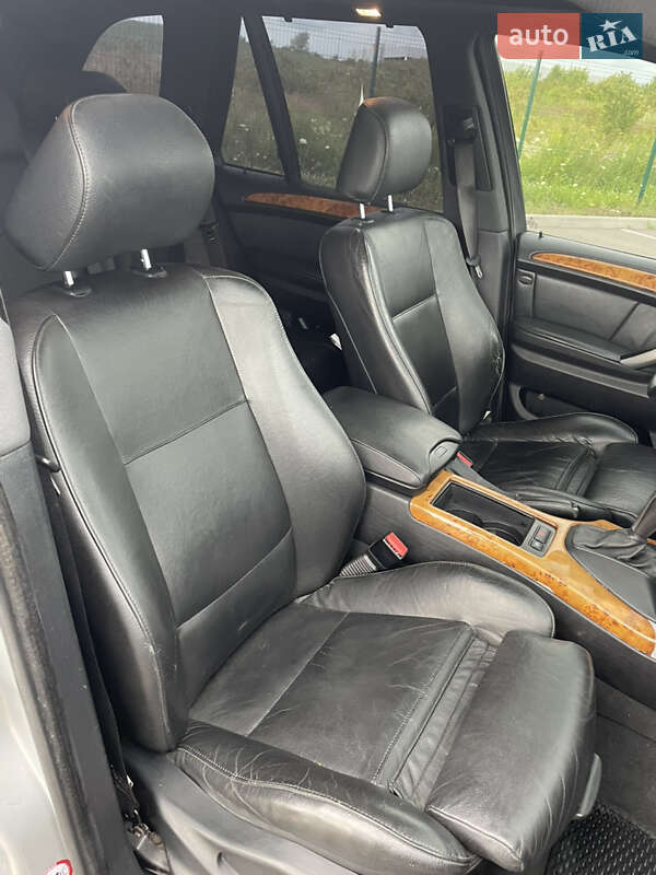 Внедорожник / Кроссовер BMW X5 2004 в Ровно